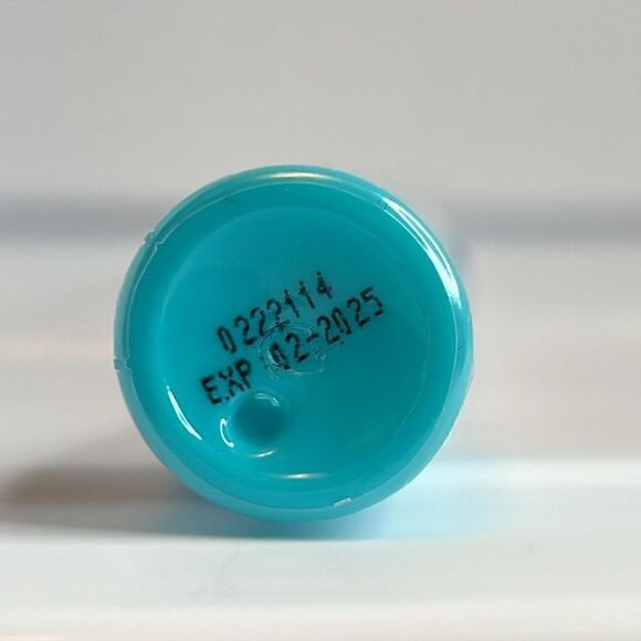 $8🌟 Coola Organic Makeup Setting Spray + Hyaluronic Acid - Picture 2 of 5